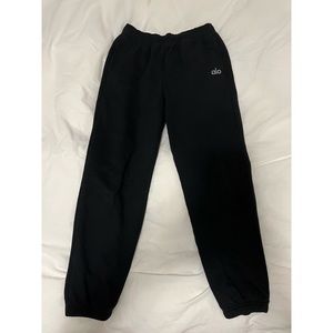 ALO Yoga | Accolade Sweatpants | Black